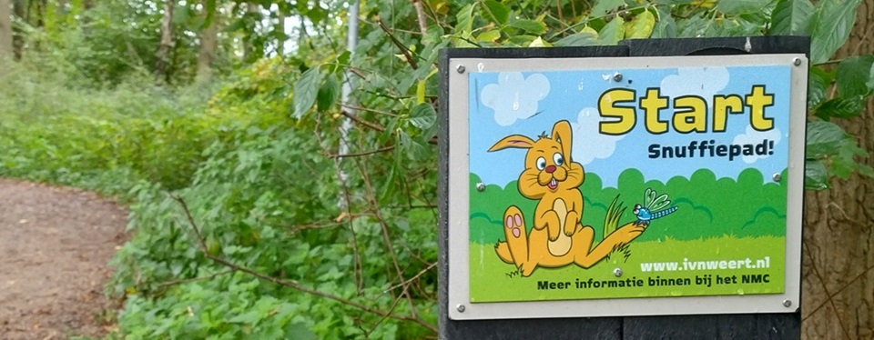 Startbord van het Snuffiepad in Weert, een speelse wandelroute voor kinderen door de natuur.